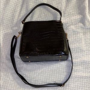 BLACK NASTY GAL PURSE! (CROSS BODY)